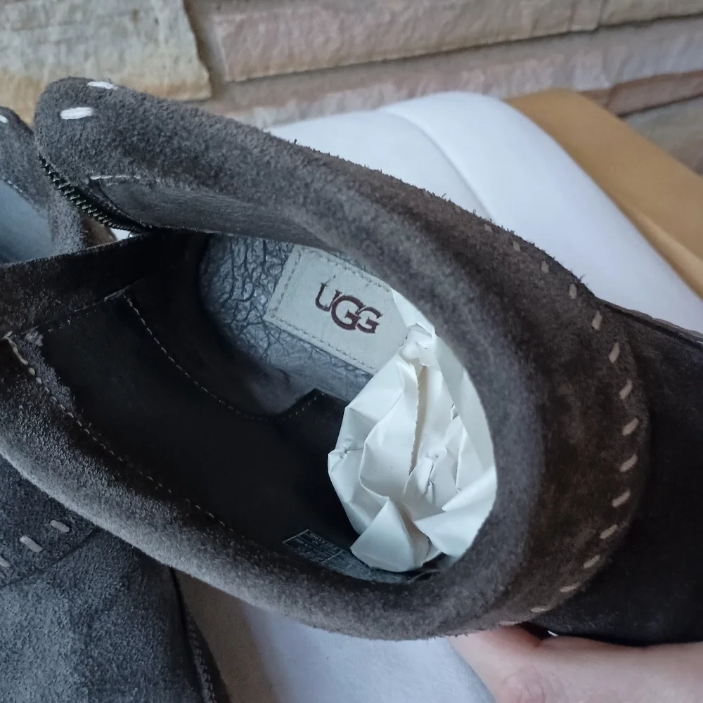 UGG stylish gray